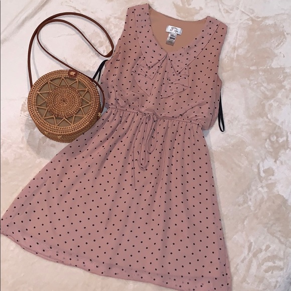 Dress - Picture 1 of 3